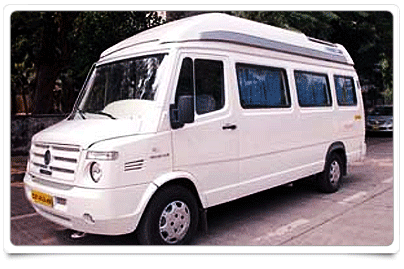 9 Seater LuxuryTempo Traveller1