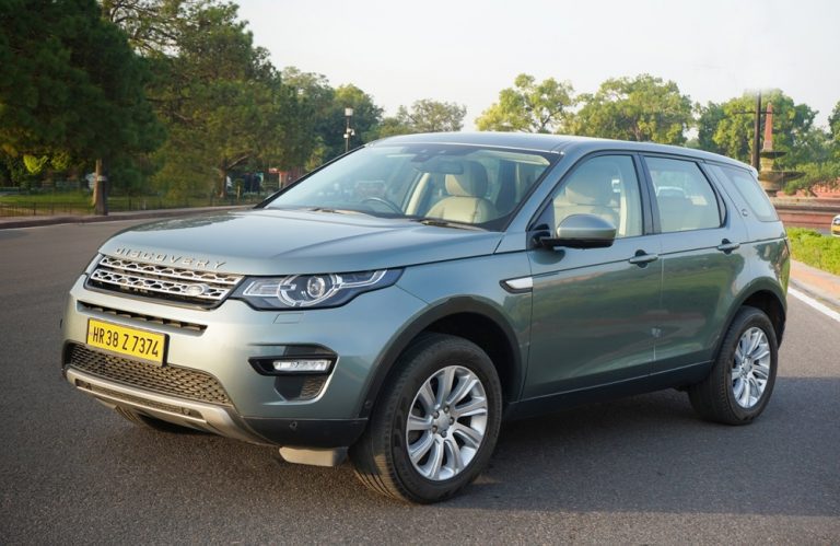 Land Rover Discovery Grey Front Copy
