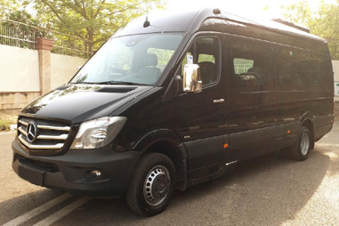 Mercedes sprinter front 1